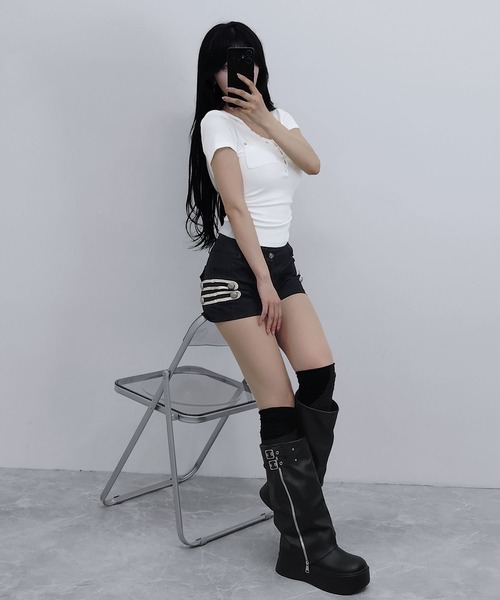 FOLLOWIN(フォロウィン)の「【FOLLOWIN MADE】ナポレオンボタンショートパンツ【セットアップ対応】(その他パンツ・レディース・ブラック・SMALL/LARGE/MEDIUM)」の14枚目の写真