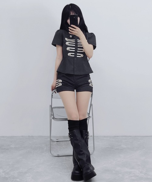 FOLLOWIN(フォロウィン)の「【FOLLOWIN MADE】ナポレオンボタンショートパンツ【セットアップ対応】(その他パンツ・レディース・ブラック・SMALL/LARGE/MEDIUM)」の15枚目の写真