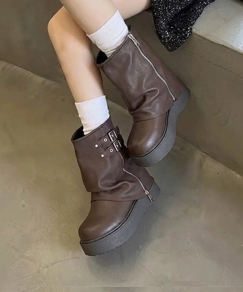 Songe（ソンジュ）の「ダブルベルト厚底カバーショートブーツ（ブーツ・レディース・ブラック/ブラウン・24.5cm/23.5cm/23cm/24cm）」の4枚目の写真