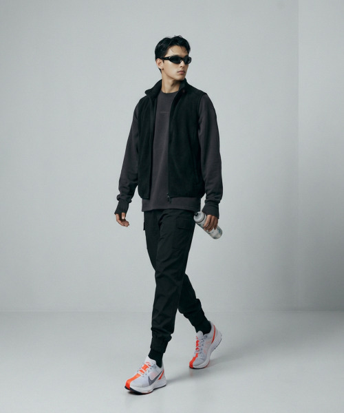 SLOUPLAY（スロープレイ）の「[MENS] アクティブヒップカバー指穴Tシャツ(2色)（Tシャツ/カットソー・レディース・チャコール/アイボリー・FREE）」の3枚目の写真