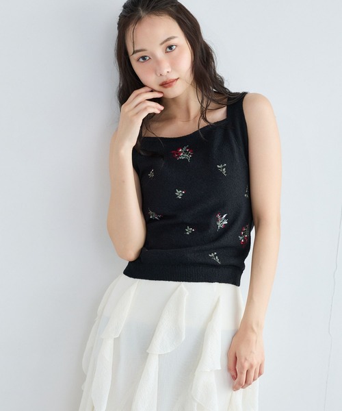 mysty woman(ミスティウーマン)の「フラワー刺繍ニットタンクトップ 1061820(ニット/セーター・レディース・オフホワイト/ブラック/ブラウン・FREE)」の10枚目の写真