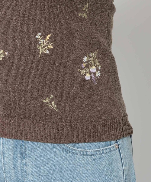 mysty woman(ミスティウーマン)の「フラワー刺繍ニットタンクトップ 1061820(ニット/セーター・レディース・オフホワイト/ブラック/ブラウン・FREE)」の21枚目の写真