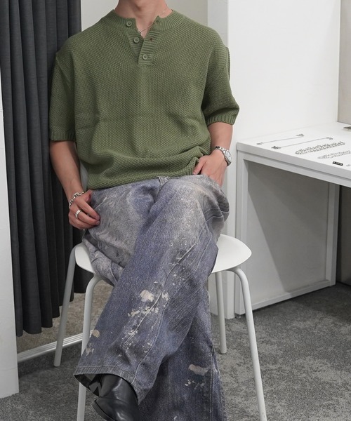GLARE(グレア)の「【GLARE】ヘンリーネック クロップド サーマルニット / Henley Neck Cropped Thermal Knit(ニット/セーター・メンズ・カーキ/チャコールグレー/ブラック・FREE)」の21枚目の写真