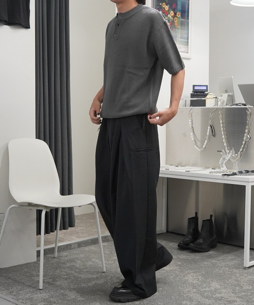 GLARE(グレア)の「【GLARE】ヘンリーネック クロップド サーマルニット / Henley Neck Cropped Thermal Knit(ニット/セーター・メンズ・カーキ/チャコールグレー/ブラック・FREE)」の19枚目の写真