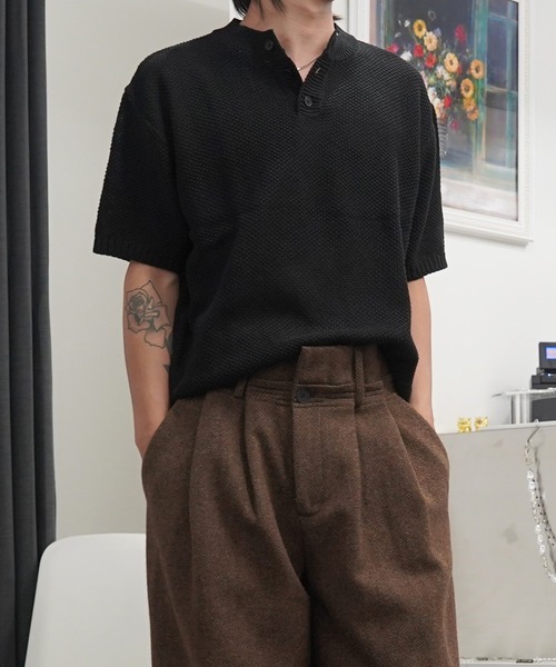 GLARE(グレア)の「【GLARE】ヘンリーネック クロップド サーマルニット / Henley Neck Cropped Thermal Knit(ニット/セーター・メンズ・カーキ/チャコールグレー/ブラック・FREE)」の8枚目の写真