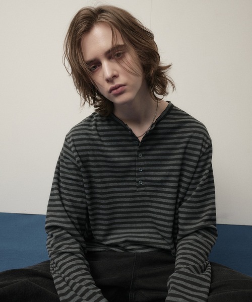 SELLE GLANT(セレグランテ)の「HENRY NECK SLUB LONG SLEEVE T-SHIRT / ヘンリーネックスラブロングTシャツ(Tシャツ/カットソー・メンズ・グレイッシュベージュ/ダークブラウン/カーキ/ブラック系/グレイッシュブルー/ボルドー/オフホワイト/ブラック・SMALL/LARGE/MEDIUM)」の10枚目の写真