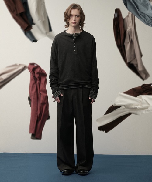 SELLE GLANT(セレグランテ)の「HENRY NECK SLUB LONG SLEEVE T-SHIRT / ヘンリーネックスラブロングTシャツ(Tシャツ/カットソー・メンズ・グレイッシュベージュ/ダークブラウン/カーキ/ブラック系/グレイッシュブルー/ボルドー/オフホワイト/ブラック・SMALL/LARGE/MEDIUM)」の9枚目の写真