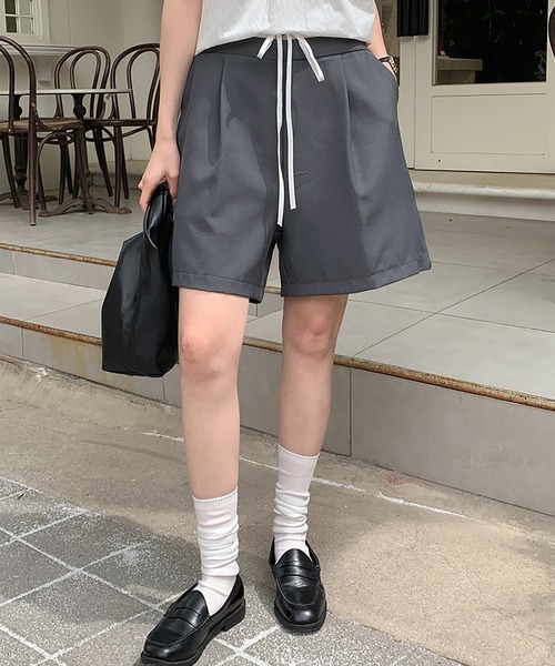 Girly Doll（ガーリードール）の「タック入りワイドショートパンツ（その他パンツ・レディース・グレー/ブラック・FREE）」の12枚目の写真