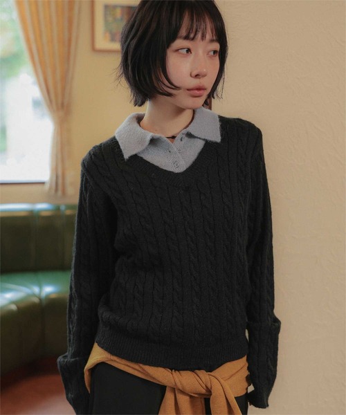 miette（ミエット）の「襟付きレイヤード風Vネックニットプルオーバー（ニット/セーター・レディース・ブラウン/チャコール/ブラック・FREE）」の4枚目の写真