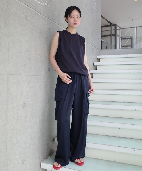 IENA(イエナ)の「《一部店舗限定》Maison IENA サテンカーゴパンツ(カーゴパンツ・レディース・ネイビー・38/36)」の10枚目の写真