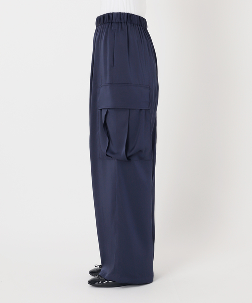 IENA(イエナ)の「《一部店舗限定》Maison IENA サテンカーゴパンツ(カーゴパンツ・レディース・ネイビー・38/36)」の15枚目の写真
