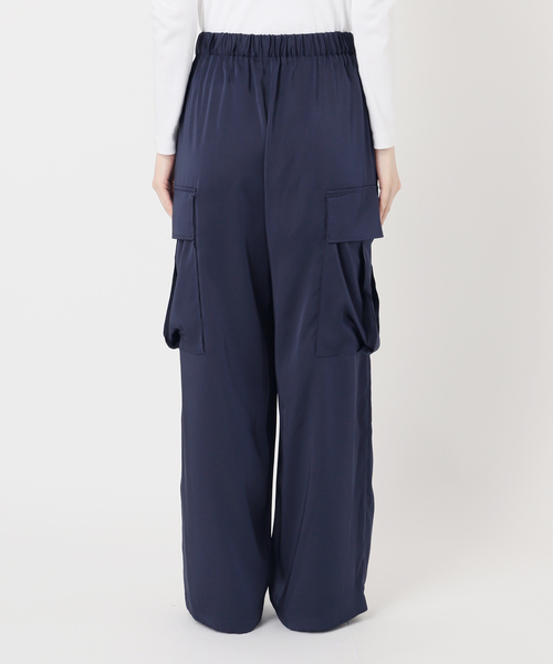 IENA(イエナ)の「《一部店舗限定》Maison IENA サテンカーゴパンツ(カーゴパンツ・レディース・ネイビー・38/36)」の16枚目の写真