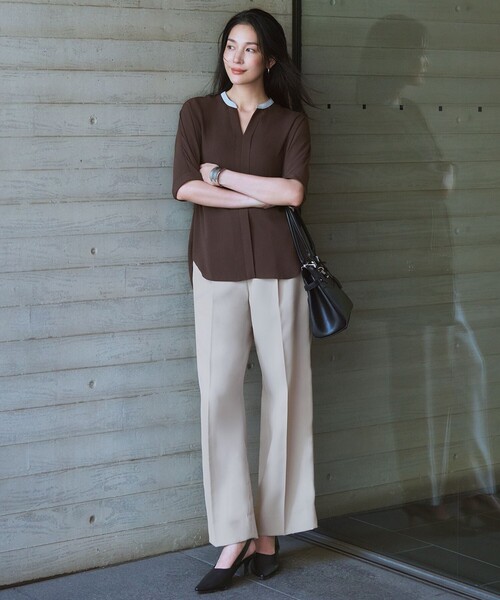 ICB（アイシービー）の「トリクシオンライトツイル ストレートパンツ（その他パンツ・レディース・ライトイエロー系/ブラック系・8/6/4/2/0）」の4枚目の写真
