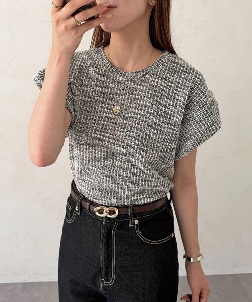 Thevon(ゼボン)の「袖バルーンカットツイードプルオーバー(Tシャツ/カットソー・レディース・ベージュ/グレー/ブラック・FREE)」の1枚目の写真