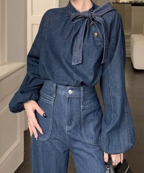 Teem Store(チームストア)の「アシンメトリーリボン ボリュームスリーブデニムブラウス(シャツ/ブラウス・レディース・ブルー・M)」の3枚目の写真