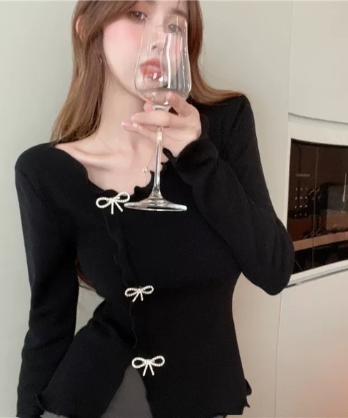 Aelina(エリナ)の「イレギュラー長袖Tシャツ(Tシャツ/カットソー・レディース・ホワイト/ブラック/ベージュ・FREE)」の13枚目の写真