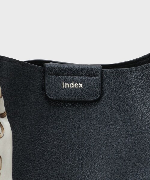 index(インデックス)の「【軽量/通勤対応/A4対応】スカーフ付きトートバッグ(トートバッグ・レディース・ベージュ/ブラック・00)」の11枚目の写真