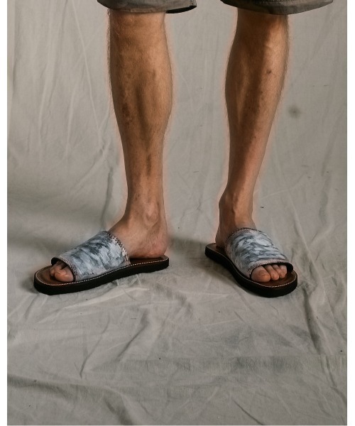 wjk(ダヴルジェイケイ)の「artisan leather sandal(サンダル・メンズ・ホワイト/ブラック・42/43/41)」の1枚目の写真