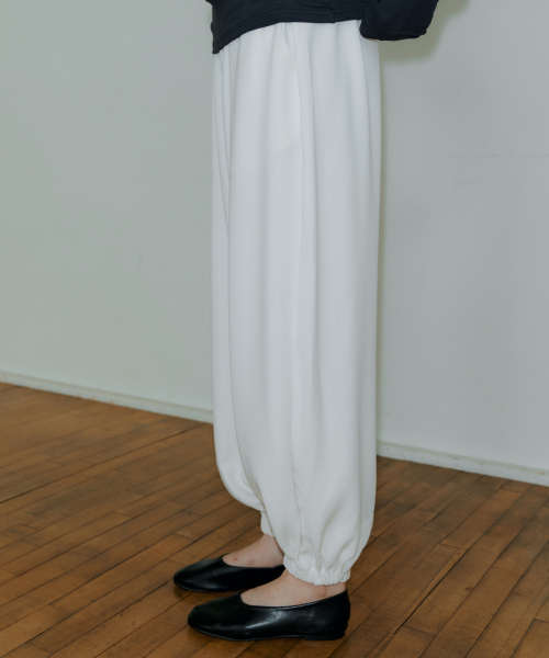 REORG（リオルグ）の「PAP SHIRRING HAREM PANTS IVORY（スウェットパンツ・レディース・その他・SMALL/X-SMALL）」の3枚目の写真