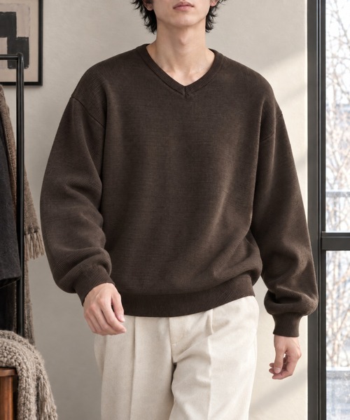 MONO-MART(モノマート)の「【EASY COMFORTシリーズ】ミラノリブ リラックスフィット ニットプルオーバー / クルーネック・Vネック<マシンウォッシャブル>(ニット/セーター・メンズ・杢グレー/ブラック/ダークネイビー/ネイビー系/ブルー系/ブラック系/レッド系/アイボリー/チャコール/ブラウン系/ブラウン系2/ダークオリーブ・S/M/L)」の7枚目の写真