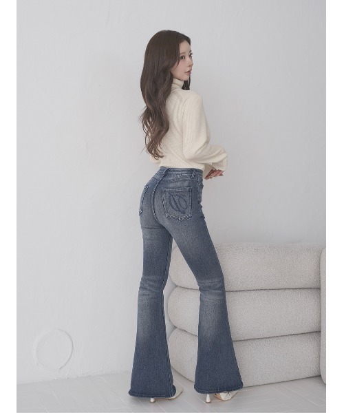 Darich（ダーリッチ）の「ロゴセミフレアデニム（デニムパンツ・レディース・ブルー/ブラック・XS/M/S）」の5枚目の写真