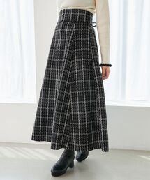バックレースアップフレアスカート