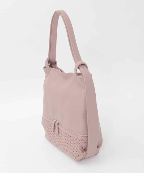 MK MICHEL KLEIN（エムケーミッシェルクラン）の「[2WAY]パンチングデザイン変形トートバッグ（トートバッグ・レディース・ピンク/ネイビー/モカ・00）」の4枚目の写真