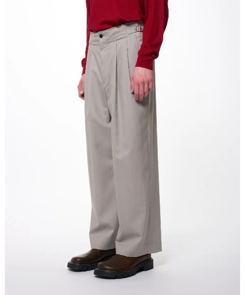 marka(マーカ)の「DOUBLE PLEATED MILITARY TROUSERS(スラックス・メンズ・ブラウン/グレー・2/1)」の4枚目の写真