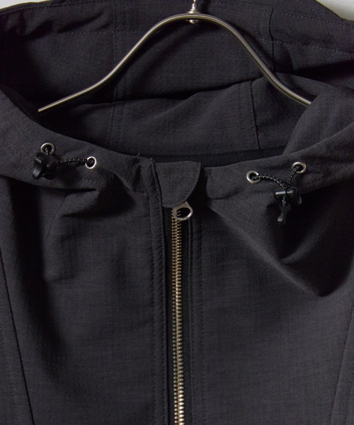 THOUSAND MILE（サウザンドマイル）の「THOUSAND MILE/サウザンドマイル ANORAK PARKER アノラックパーカー 防シワ ストレッチ 保温性 ハーフジップ プルオーバー メンズ レディース 2026年 秋 秋服 冬 冬服（マウンテンパーカー・メンズ・ブラック/ブラウン/チャコール・M/L/XL）」の9枚目の写真