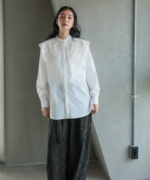 Callarus（カラルス）の「刺繍モチーフ襟付バンドカラーオーバーシャツ［Callarus］（シャツ/ブラウス・レディース・ブラック/ホワイト・LL/L/M/S）」の9枚目の写真