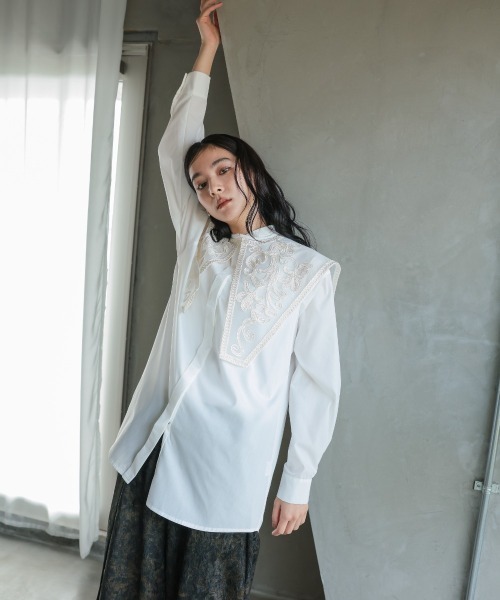 Callarus（カラルス）の「刺繍モチーフ襟付バンドカラーオーバーシャツ［Callarus］（シャツ/ブラウス・レディース・ブラック/ホワイト・LL/L/M/S）」の12枚目の写真