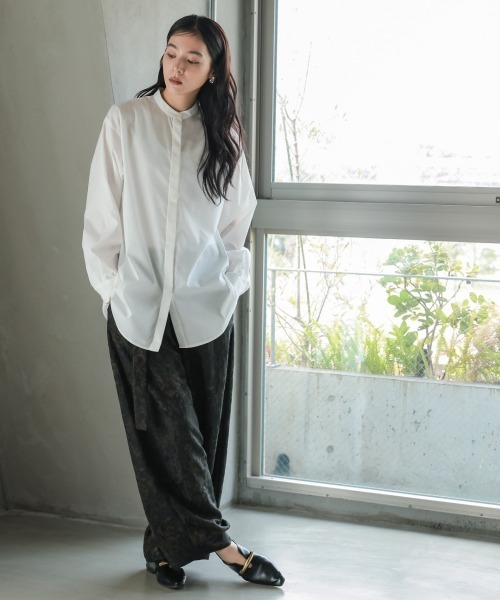 Callarus（カラルス）の「刺繍モチーフ襟付バンドカラーオーバーシャツ［Callarus］（シャツ/ブラウス・レディース・ブラック/ホワイト・LL/L/M/S）」の17枚目の写真