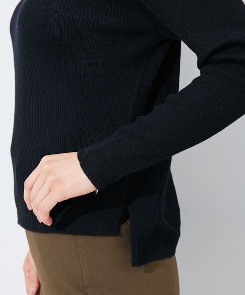 STUDIOUS（ステュディオス）の「STUDIOUS スーパー120Sウールタートルネックニット（ニット/セーター・レディース・ブラック/グレー/オフホワイト・FREE）」の10枚目の写真