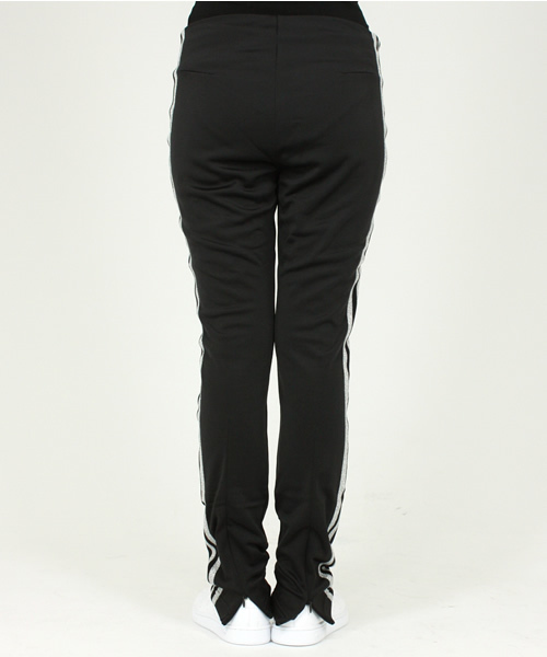 adidas(アディダス)の「FIREBIRD SLEEK PT(その他パンツ・レディース・ブラック/レッド・SMALL/MEDIUM)」の9枚目の写真