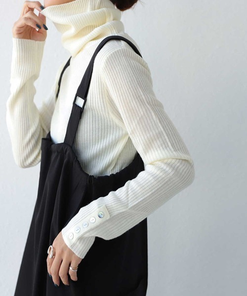 antiqua（アンティカ）の「手元ボタンリブタートルネック（ニット/セーター・レディース・オフホワイト/杢グレー/ブルー/ブラック・M）」の15枚目の写真