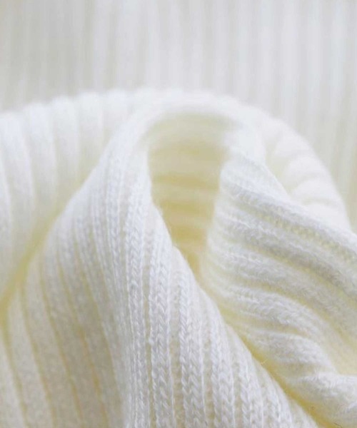 antiqua（アンティカ）の「手元ボタンリブタートルネック（ニット/セーター・レディース・オフホワイト/杢グレー/ブルー/ブラック・M）」の5枚目の写真