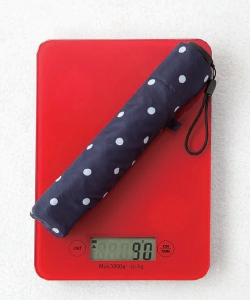 KiU(キウ)の「エアライトアンブレラ【1】(折りたたみ傘・レディース・ブルー系その他5/ブルー系その他4/ブラック/ドット/グリーン/ブラック系その他/ネイビー/グレー/ブルー系その他2/ブルー系その他・FREE)」の10枚目の写真