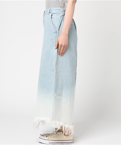 PUNYUS（プニュズ）の「ブリーチフリンジデニムパンツ（デニムパンツ・レディース・ライトインディゴブルー・4/1/3/2）」の3枚目の写真