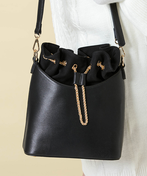 Edit Sheen（エディットシーン）の「チェーン×きんちゃくバッグ（ショルダーバッグ・レディース・グレー/カーキ/ブラック/ブラウン・FREE）」の2枚目の写真