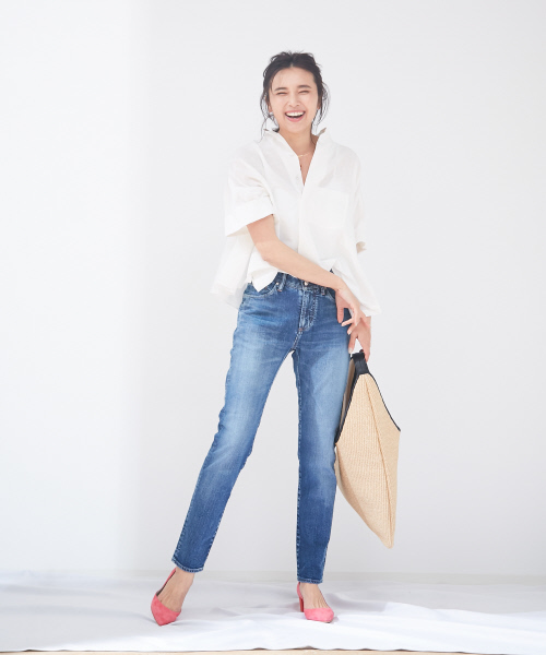 qualite(カリテ)の「e×qualite スリムテーパードデニム(デニムパンツ・レディース・ブルー/ネイビー/ブラック/ブラック系その他・32/34/36/38/40)」の19枚目の写真