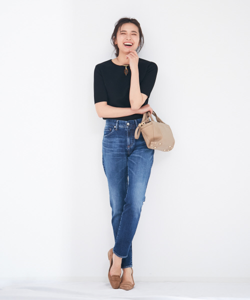 qualite(カリテ)の「e×qualite スリムテーパードデニム(デニムパンツ・レディース・ブルー/ネイビー/ブラック/ブラック系その他・32/34/36/38/40)」の13枚目の写真