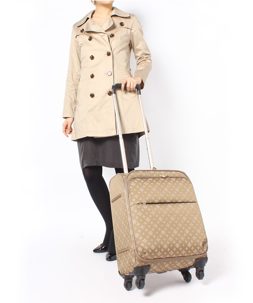 russet（ラシット）の「【russet】ナイロントロリー【travel】（スーツ