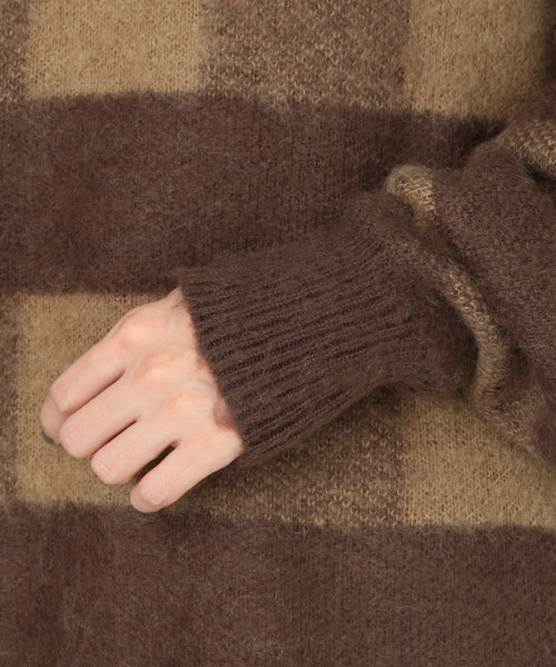 LOWRYS FARM（ローリーズファーム）の「７Ｇチェックチュニックプルオーバー　809295（ニット/セーター・レディース・ブラウン/グレー/イエロー/パープル・FREE）」の19枚目の写真