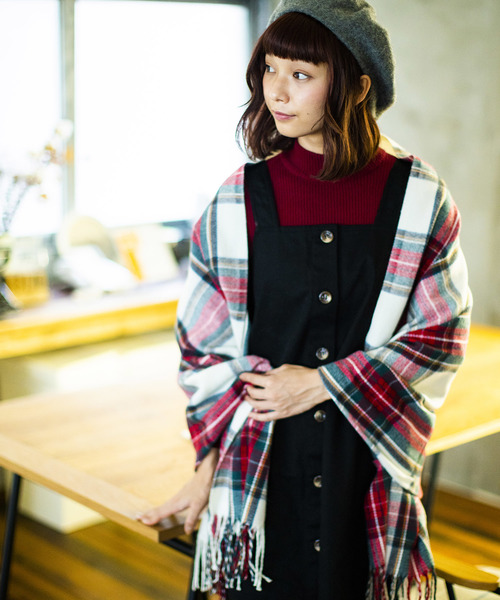 WEGO（ウィゴー）の「WEGO/チェックストール（ストール/ショール・レディース・ライトグレー/ネイビー/ブラウン/レッド/オフホワイト/ピンク/イエロー/グリーン/ダークグレー/ブルー系その他/キャメル/ライトピンク/ワイン/ブルー/ライトブラウン/その他1・FREE）」の2枚目の写真