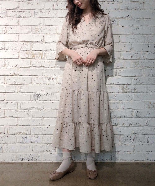 one after another NICE CLAUP（ワンアフターアナザーナイスクラップ）の「【ZOZOTOWN限定】カシュクールティアードワンピース（ワンピース・レディース・ブラック系その他/ベージュ系その他/ブルー系その他/ドット・FREE）」の5枚目の写真