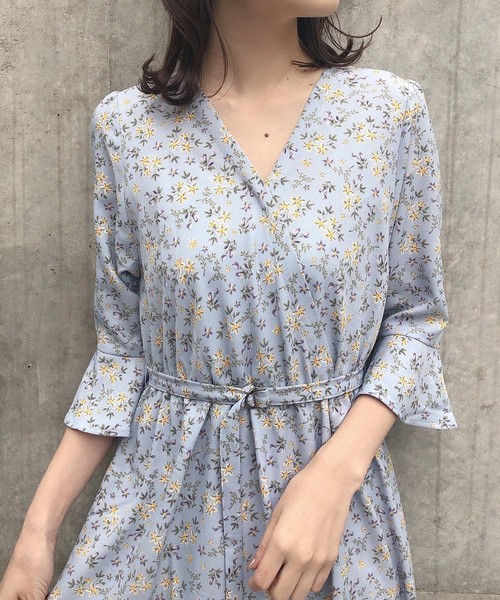 one after another NICE CLAUP（ワンアフターアナザーナイスクラップ）の「【ZOZOTOWN限定】カシュクールティアードワンピース（ワンピース・レディース・ブラック系その他/ベージュ系その他/ブルー系その他/ドット・FREE）」の11枚目の写真