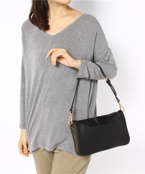 NANO universe（ナノユニバース）の「MARIA CARLA/3colorクラッチショルダー（クラッチバッグ・レディース・ブラック/チャコール・FREE）」の4枚目の写真