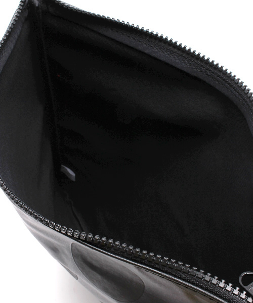 BEAMS BOY（ビームスボーイ）の「Relate / DOT クラッチバッグ（クラッチバッグ・レディース・ブラック/ブルー・ONE SIZE）」の4枚目の写真