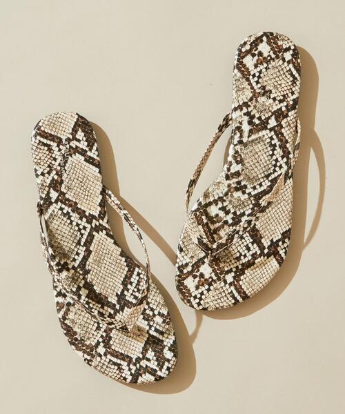 BEAUTY&YOUTH UNITED ARROWS（ビューティーアンドユースユナイテッドアローズ）の「BY∴ フェイクレザー トングサンダル ◆（サンダル・レディース・ゴールド/ライラック/ナチュラル/シルバー/その他2/ライム/ブラウン/ブラック/その他1・38/35/37/36）」の11枚目の写真