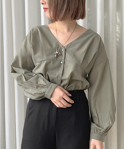 apres jour mignon(アプレジュールミニョン)の「バックデザインVブラウス【ZOZOTOWN限定アイテム】(シャツ/ブラウス・レディース・カーキ/オレンジ系その他/ライトベージュ・フリー)」の15枚目の写真